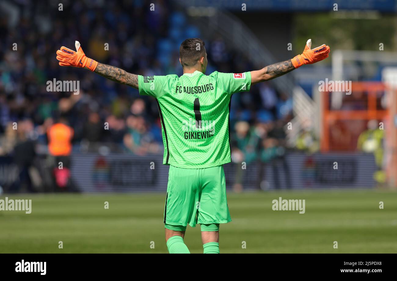 Bochum, Germania. 24th Apr, 2022. Primo : 24th Aprile 2022, Fuvuball, 1.Bundesliga, stagione 2021/2022, VFL Bochum - FC Augsburg goalwart Rafal GIKIEWICZ, Augsburg, Gesture Credit: dpa/Alamy Live News Foto Stock