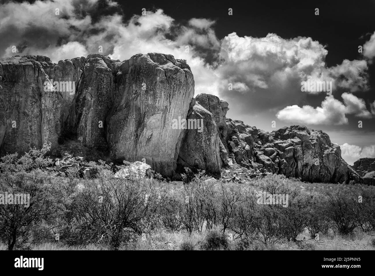 Una vista laterale dei carri armati Hueco, considerati spiritualmente importanti per i nativi americani, ora un Texas state Park a nord-est di El Paso. Foto Stock