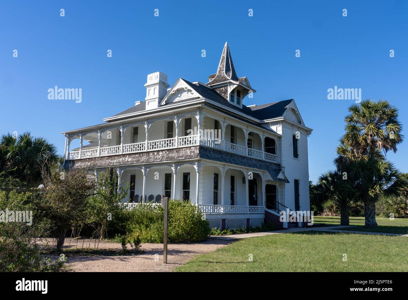 La Rab Mansion, casa di piantagione per la Rab Plantation e ora il centro visitatori per la Sabal Palm Sanctuary, Brownsville, Texas. Foto Stock