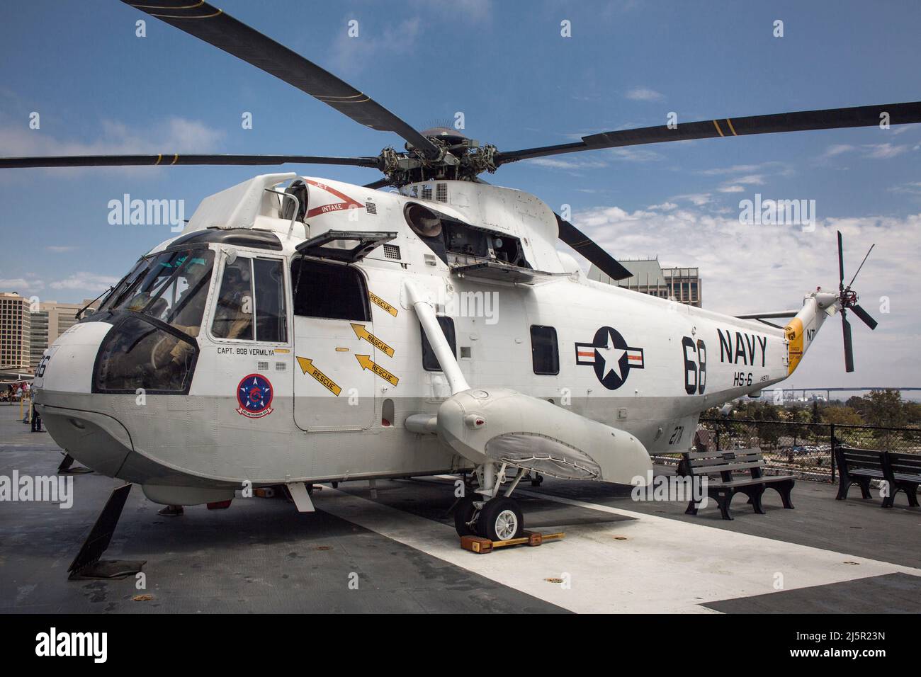 SH-3 elicottero Sea King al ponte di volo USS Midway, Molo della Marina di San Diego Foto Stock