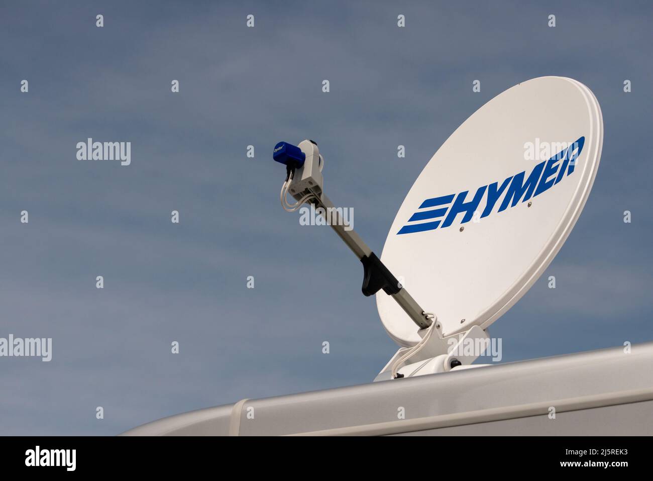 Parabola satellitare o riflettore antenna come sistema satellitare singolo  Oyster Vision su Hymer Motorhome Foto stock - Alamy