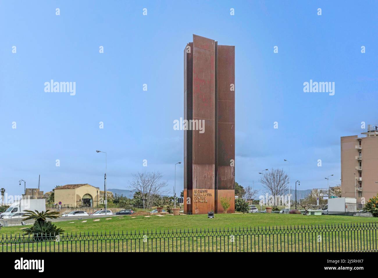 Il monumento alle vittime della lotta contro la mafia in Piazza XIII Vittime, Palermo, Sicilia, Italia. Progettato dallo scultore Mario Pecoraino Foto Stock