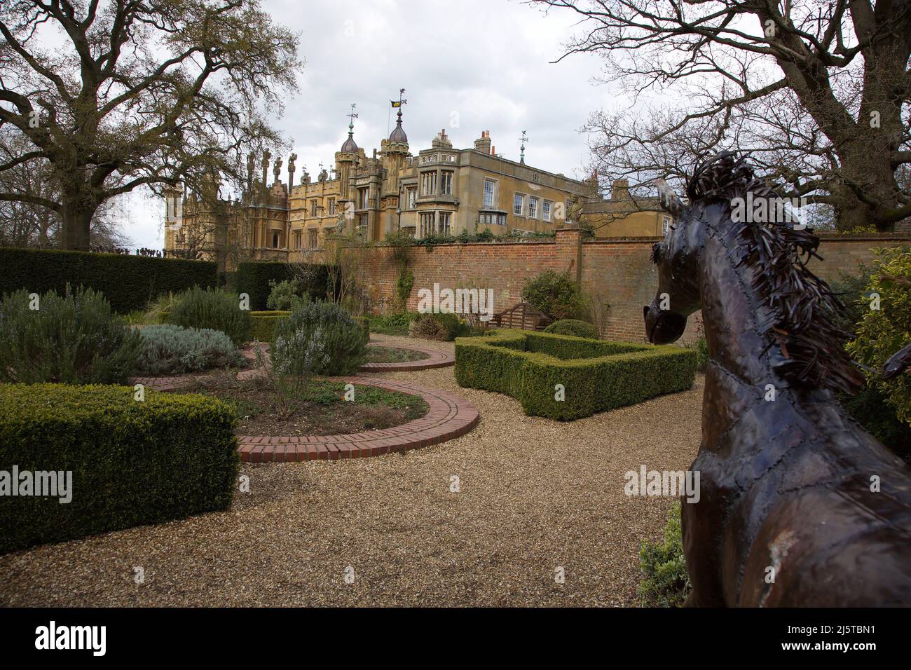 Vista esterna di Knebworth House, Hertfordshire, Inghilterra, Regno Unito Foto Stock