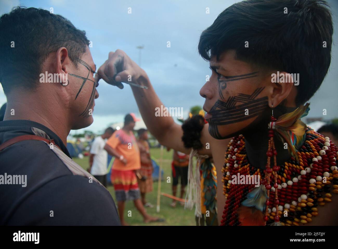 salvador, bahia, brasile - 25 aprile 2022: Incontro riunisce indiani di diverse etnie nella città di Salvador. L'incontro è quello di cercare imp Foto Stock