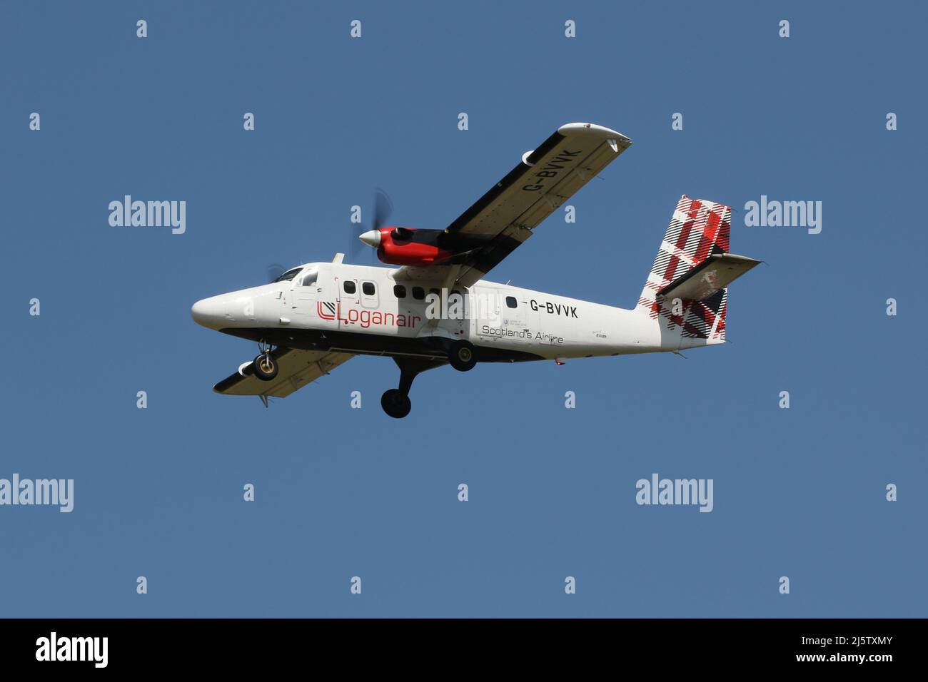 G-BVVK "Spirit of Eilidh", a de Havilland Canada DHC-6-300, gestito da Loganair, presso l'aeroporto internazionale di Prestwick, Ayrshire, Scozia, Foto Stock