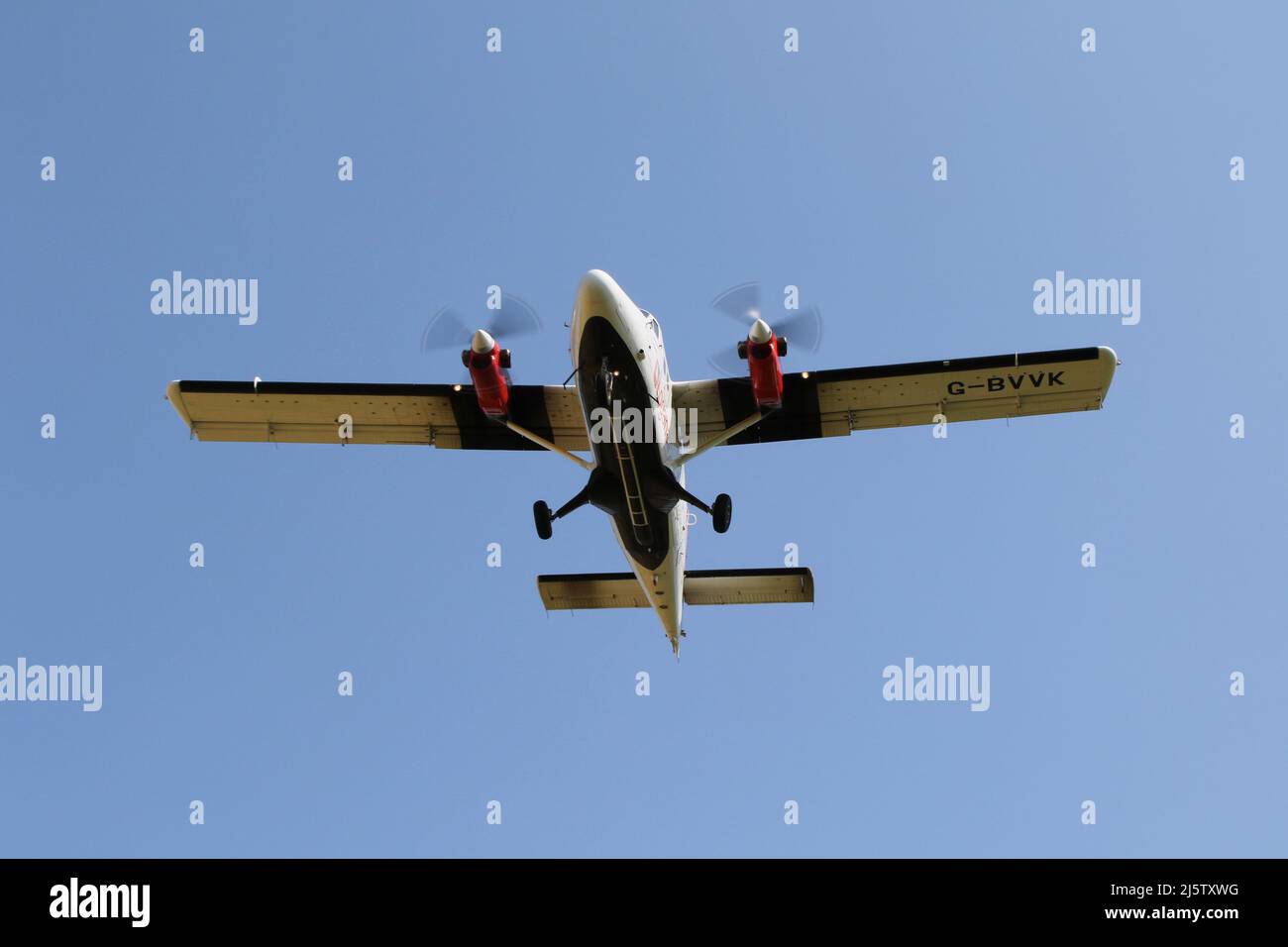 G-BVVK "Spirit of Eilidh", a de Havilland Canada DHC-6-300, gestito da Loganair, presso l'aeroporto internazionale di Prestwick, Ayrshire, Scozia, Foto Stock