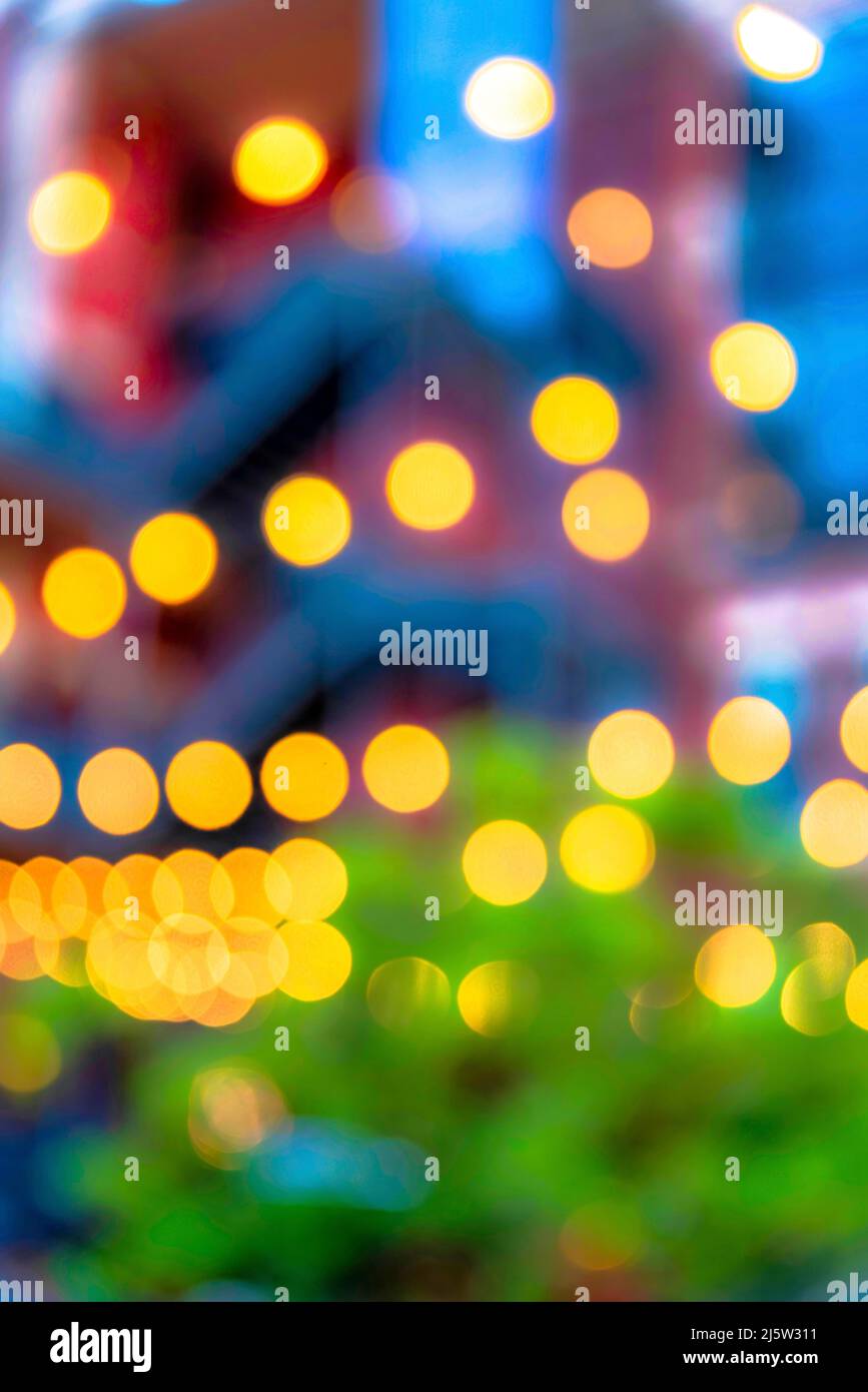 Bokeh di luci a corda all'aperto vicino al Fisherman's Wharf a San Francisco, California Foto Stock