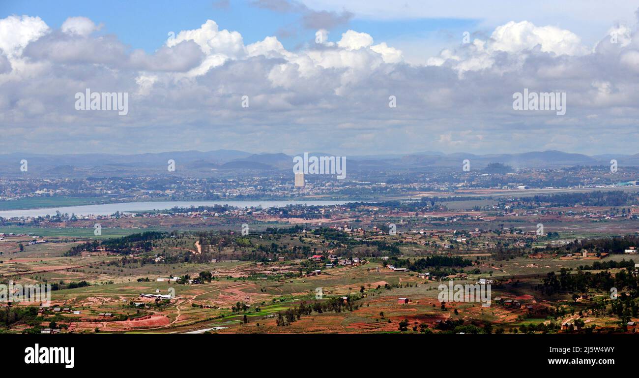 Viste dalla collina reale di Ambohimanga situata a nord della capitale Antananarivo in Madagascar. Foto Stock