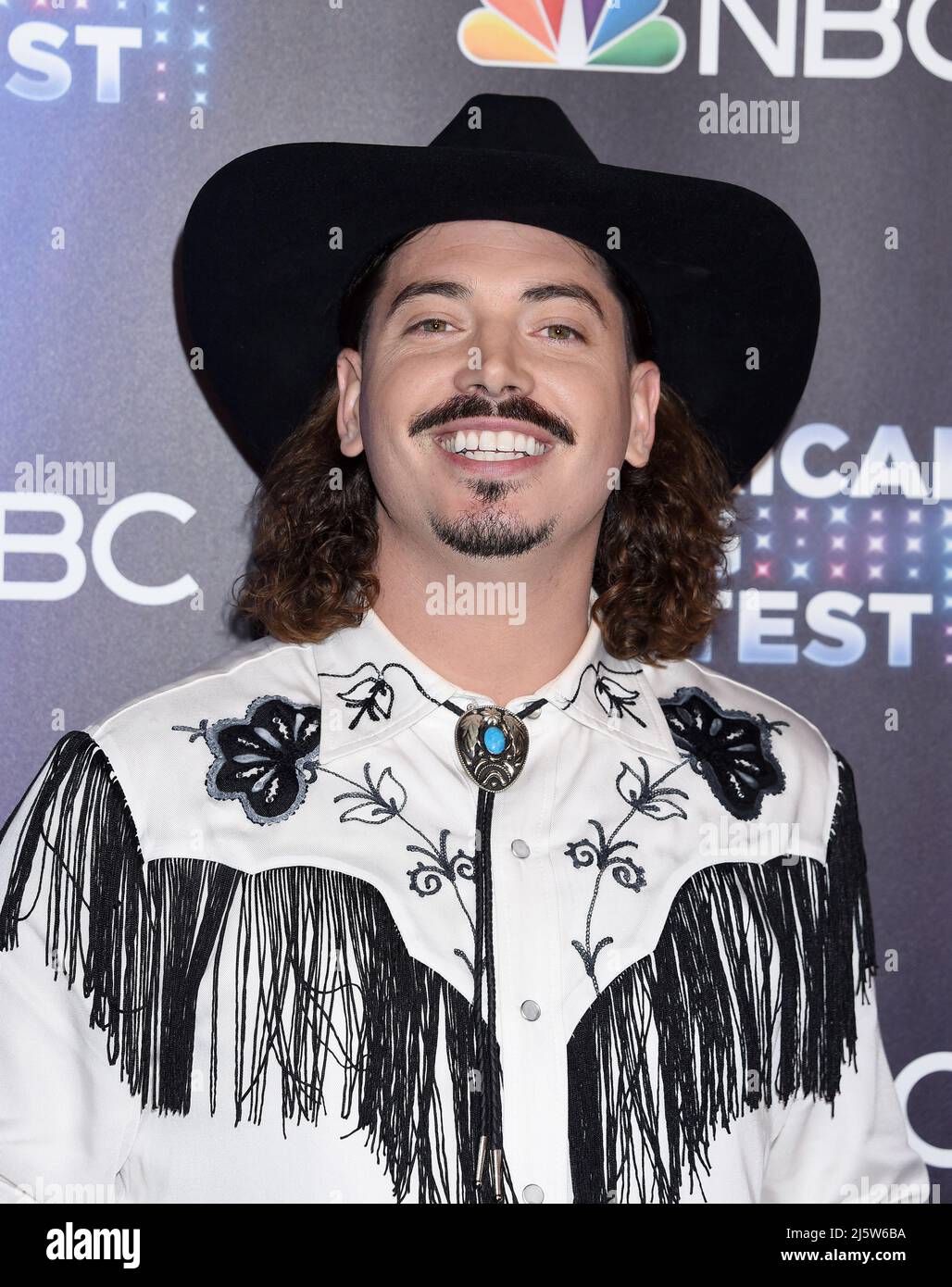 La, US, 25 aprile 2022, Ryan Charles al ÔAmerican Song ContestÕ SemiFinals Day 1 Red Carpet tenuto al lotto Universal Studios il 25 aprile 2022 a Universal City, CA. © Janet Gough / AFF-USA.COM Foto Stock