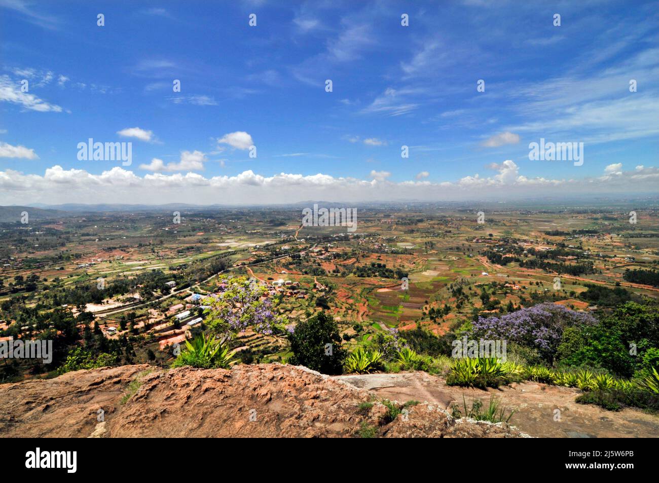 Ambohimanga è una collina e tradizionale insediamento reale fortificato (rova) in Madagascar. Foto Stock