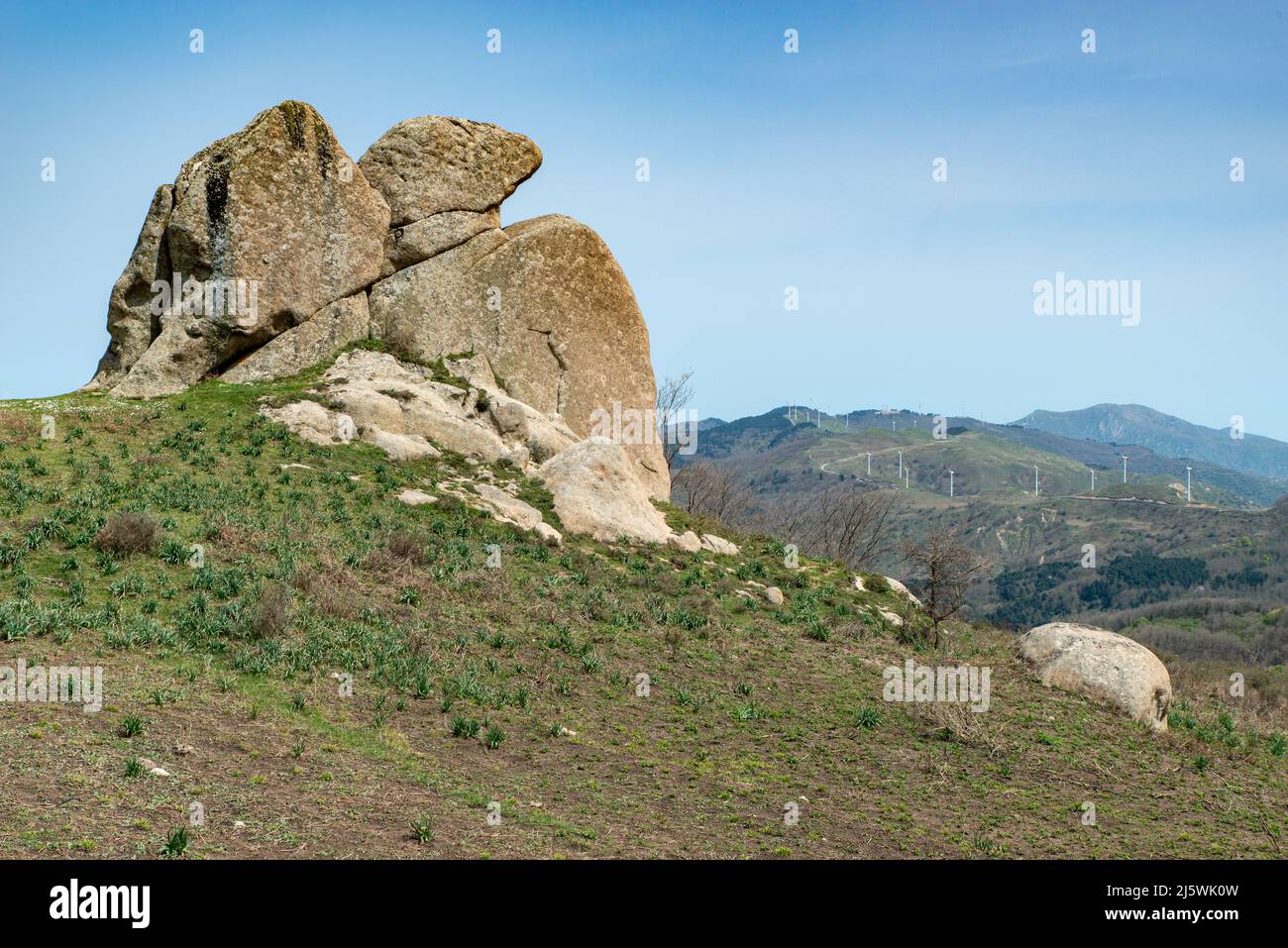 aquila - Altipiano dell'Archimusco, sito archeologico e naturalistico siciliano, rocce antiche miliari di anni, forme particolari, archeoastronomia Foto Stock