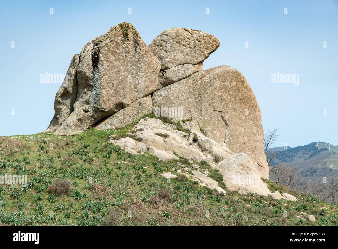aquila - Altipiano dell'Archimusco, sito archeologico e naturalistico siciliano, rocce antiche miliari di anni, forme particolari, archeoastronomia Foto Stock