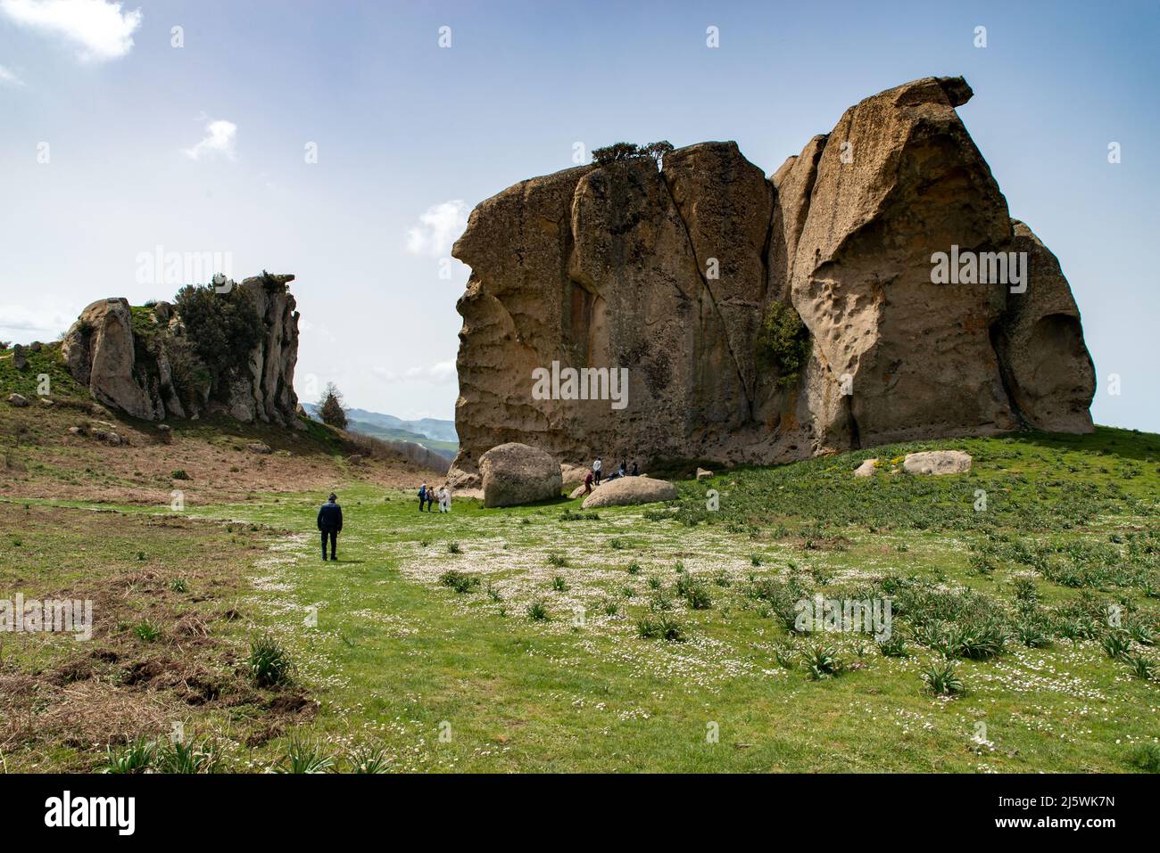 Altipiano dell'Argimusco, sito archeologico e naturalistico siciliano con rocce antiche miliari di anni con forme molto particolari, archeoastronomia Foto Stock