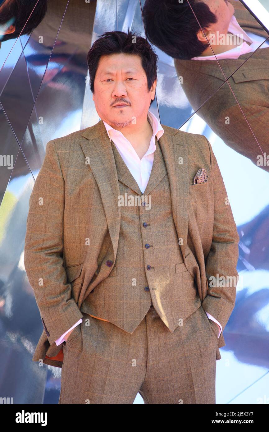 Londra, Regno Unito. 26 aprile 2022. Benedict Wong frequenta un Dottore Strange nel multiverso di Madness, a Trafalgar Square, Londra. Data foto: Martedì 26 aprile 2022. Il credito fotografico dovrebbe essere: Matt Crossick/Empics/Alamy Live News Foto Stock