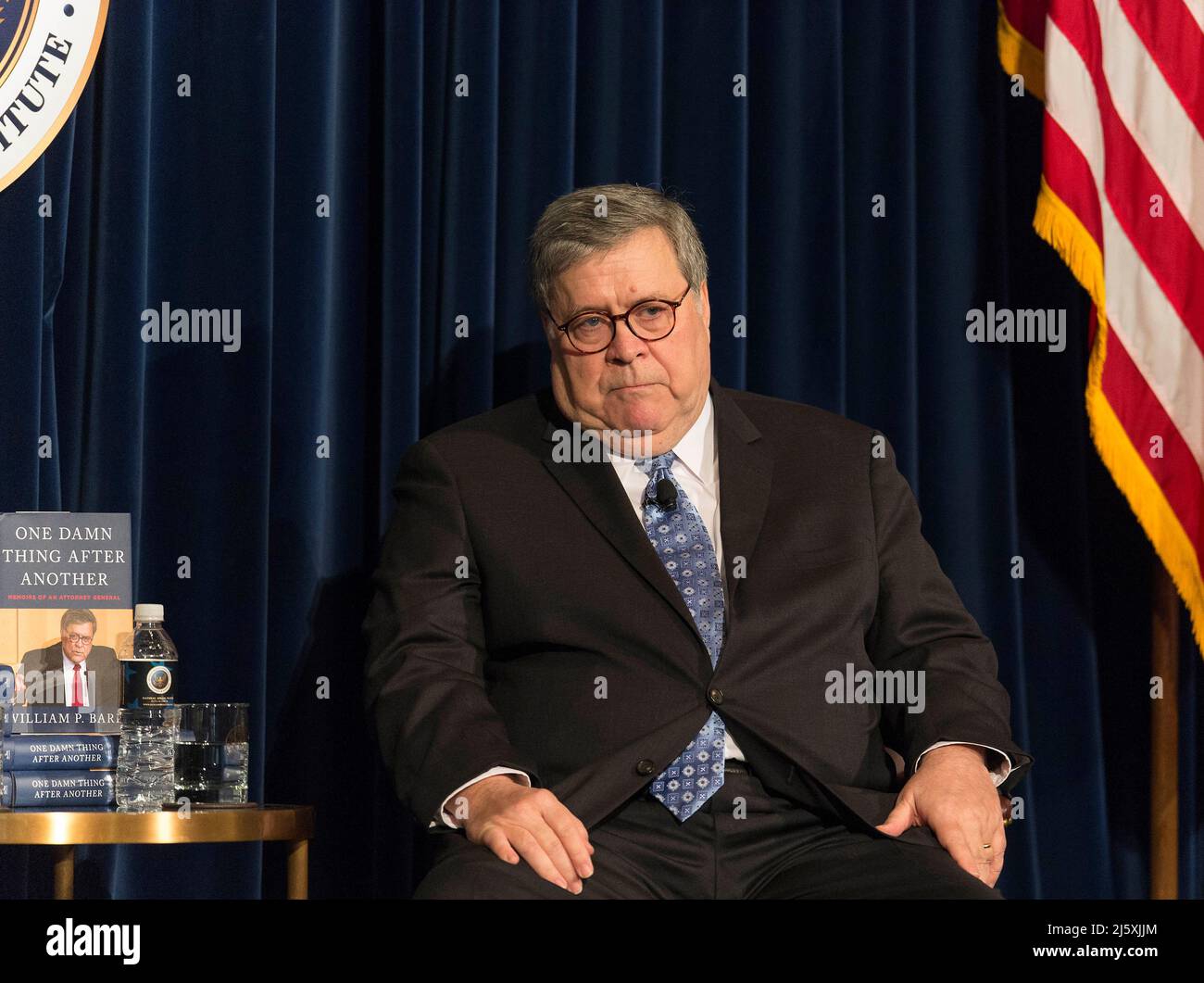 25 aprile 2022 - Simi Valley, California, USA - BILL BARR, ex procuratore generale degli Stati Uniti, in discussione con l'ex solicitor generale degli Stati Uniti, Ted Olson, durante il primo evento della Reagan Book Club Series alla Reagan Presidential Library. Il libro di Barr, 'One Damn Thing after another: Memoirs of an Attorney Gera' è stato recentemente pubblicato.(Credit Image: © Brian Cahn/ZUMA Press Wire) Foto Stock