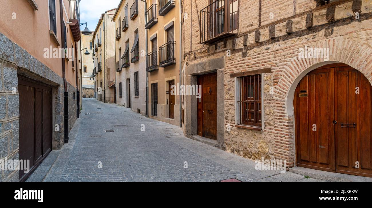 Una strada laterale vuota Segovia, Spagna Foto Stock