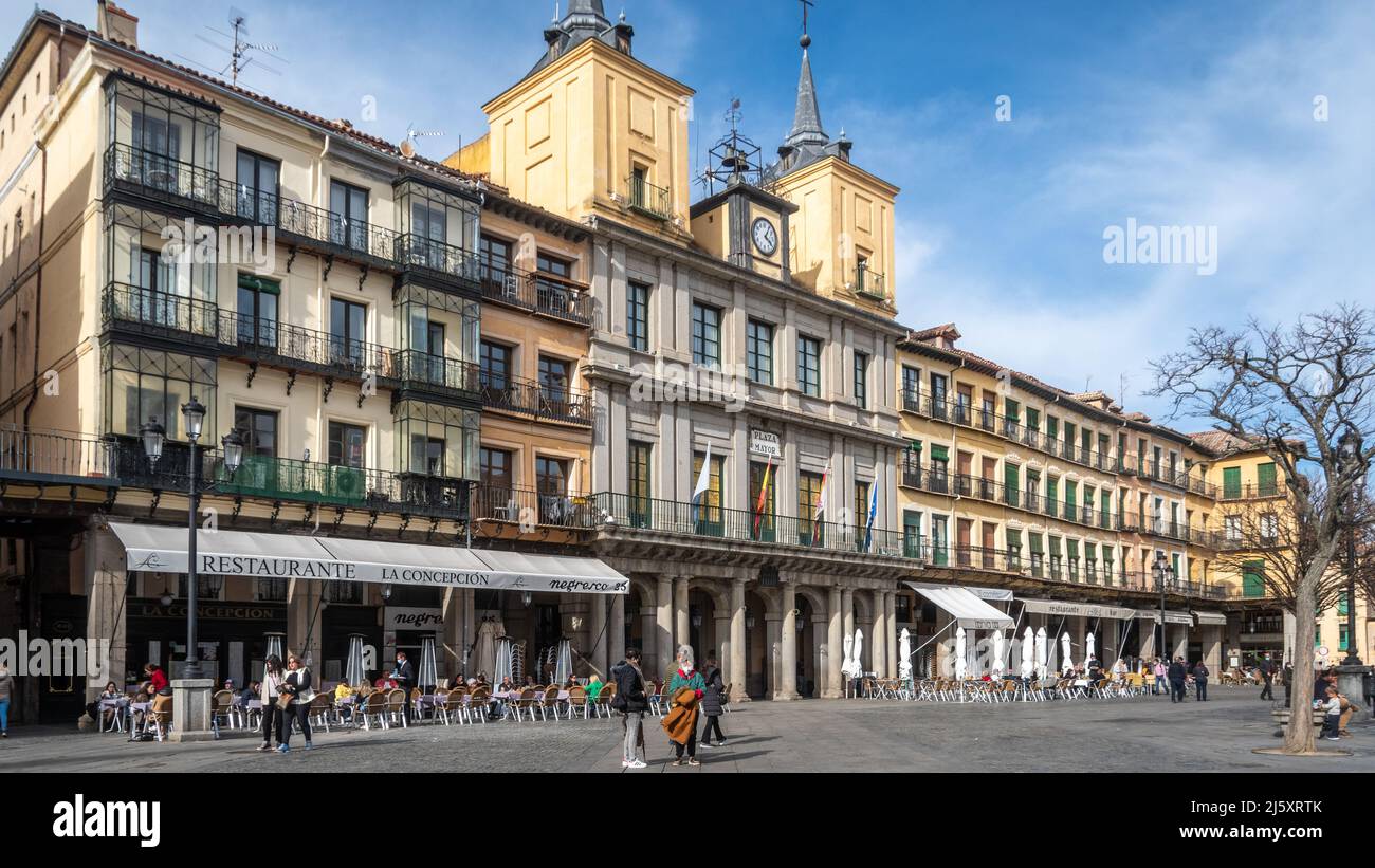 Ristoranti ed edifici in Plaza Mayor Segovia, Spagna Foto Stock