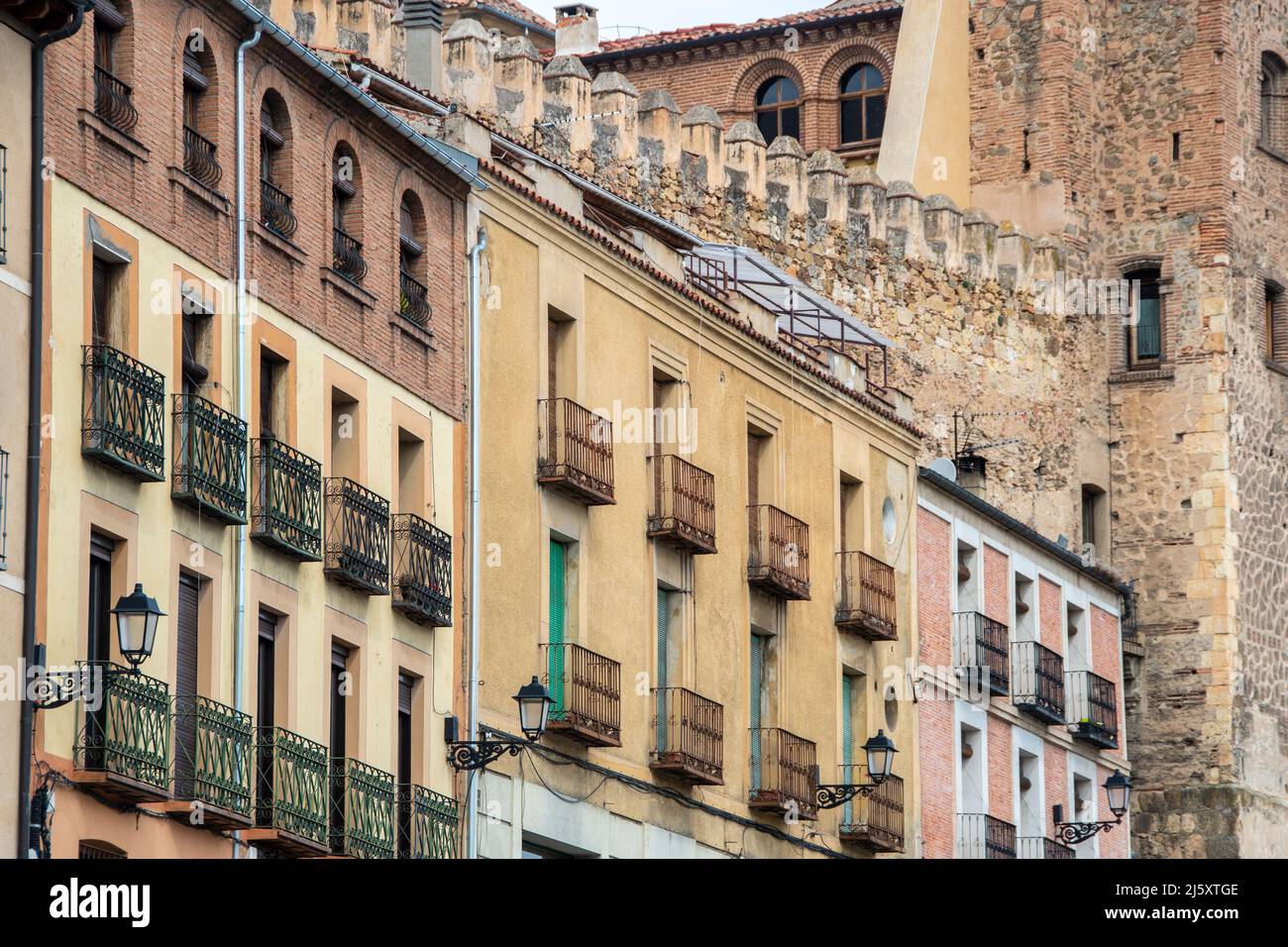 Facciate di edifici Segovia, Spagna Foto Stock