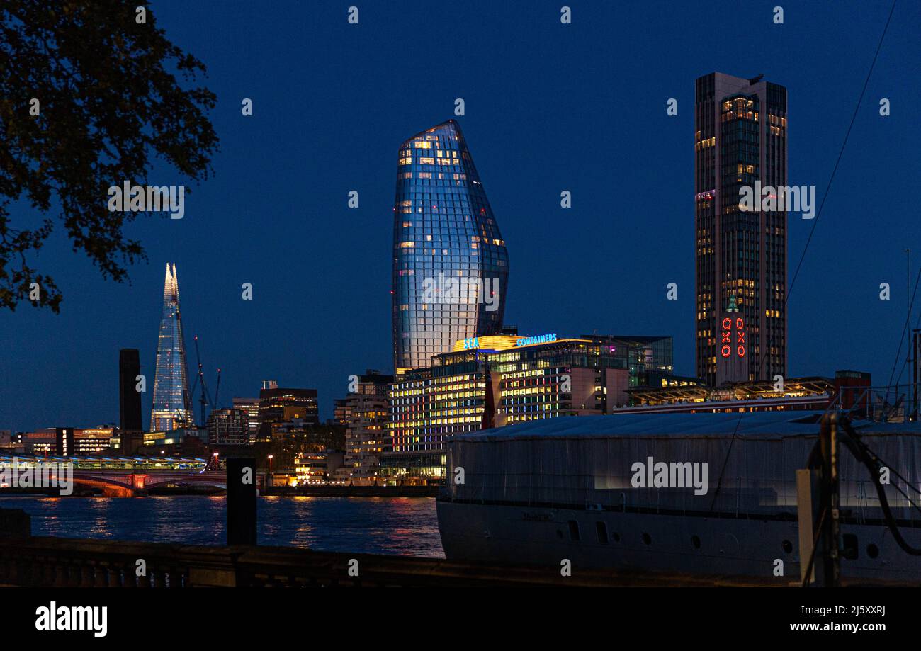 Skyline di Londra al tramonto, Bankside, Londra, Inghilterra, Regno Unito. Foto Stock