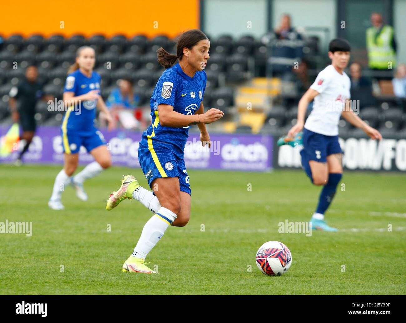 BARNETT, INGHILTERRA - APRILE 24:Chelsea Donne Sam Kerr durante Barclays fa Women's Super League tra Tottenham Hotspur e Chelsea al Hive, Barnett Foto Stock
