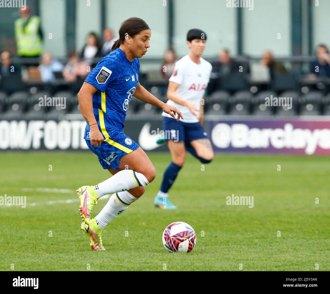 BARNETT, INGHILTERRA - APRILE 24:Chelsea Donne Sam Kerr durante Barclays fa Women's Super League tra Tottenham Hotspur e Chelsea al Hive, Barnett Foto Stock