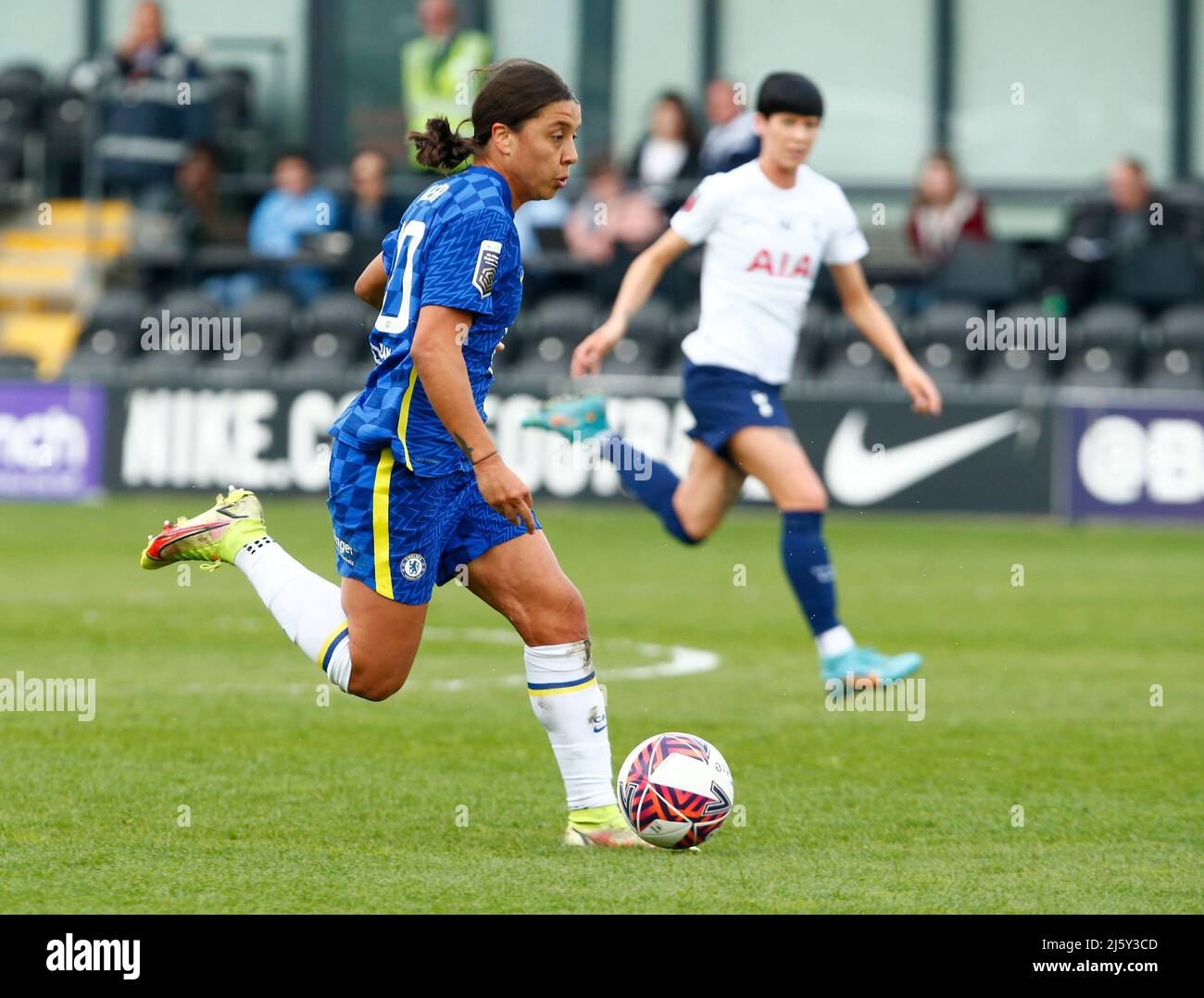 BARNETT, INGHILTERRA - APRILE 24:Chelsea Donne Sam Kerr durante Barclays fa Women's Super League tra Tottenham Hotspur e Chelsea al Hive, Barnett Foto Stock