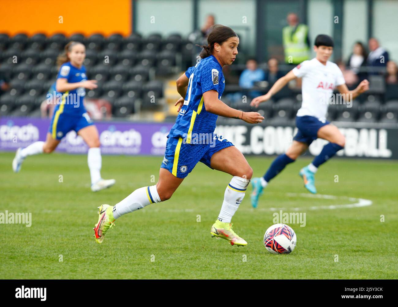 BARNETT, INGHILTERRA - APRILE 24:Chelsea Donne Sam Kerr durante Barclays fa Women's Super League tra Tottenham Hotspur e Chelsea al Hive, Barnett Foto Stock