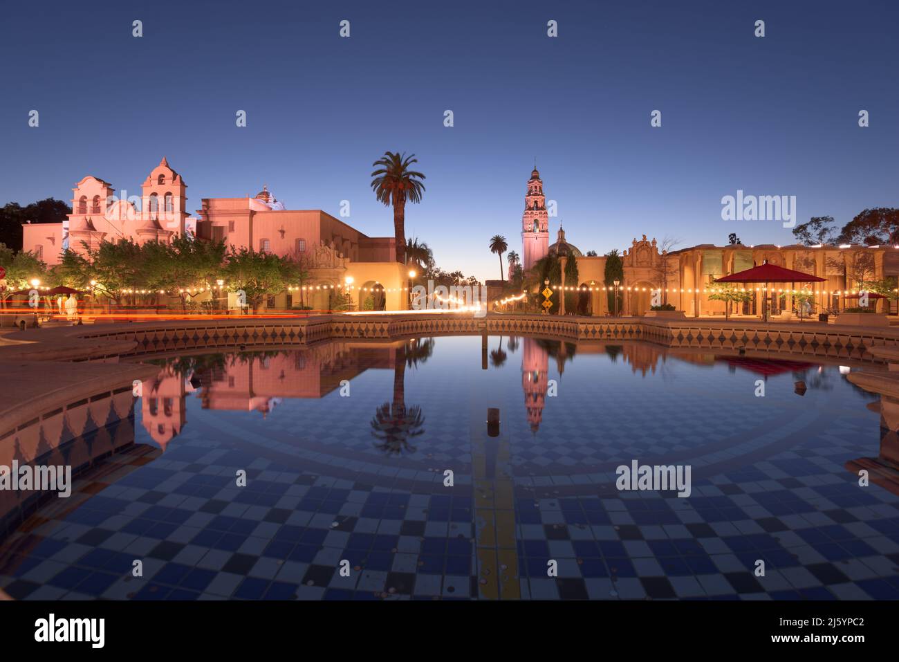 San Diego, California, Stati Uniti d'America plaza fontana di notte. Foto Stock