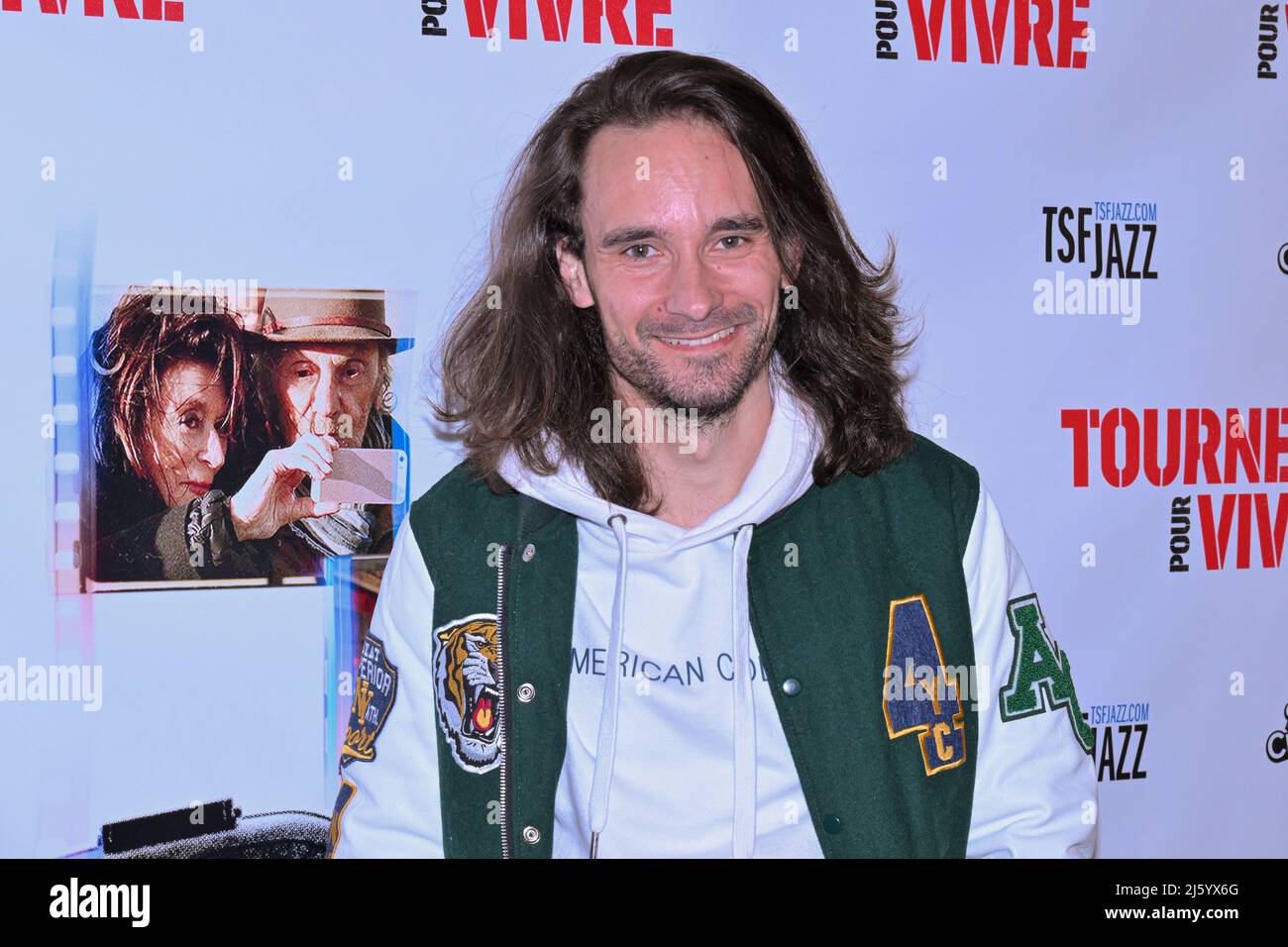 Francia. 25th Apr 2022. Florian Hessique all'anteprima del documentario su Claude Lelouch: Tourner pour vivre, al cinema des Cineastes di Parigi, in Francia, il 25 aprile 2022. (Foto di Lionel Urman/Sipa USA) Credit: Sipa USA/Alamy Live News Foto Stock