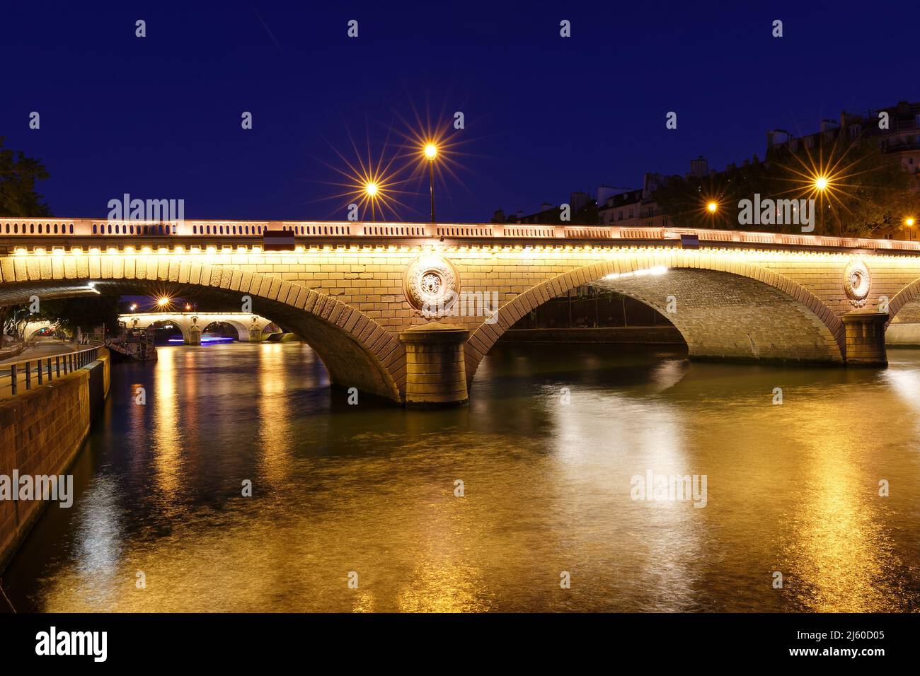 Il pont Louis Philippe è un ponte che attraversa il fiume Senna. Esso si trova nel 4° arrondissement, links il Quai de Bourbon sull'Ile Saint Louis w Foto Stock