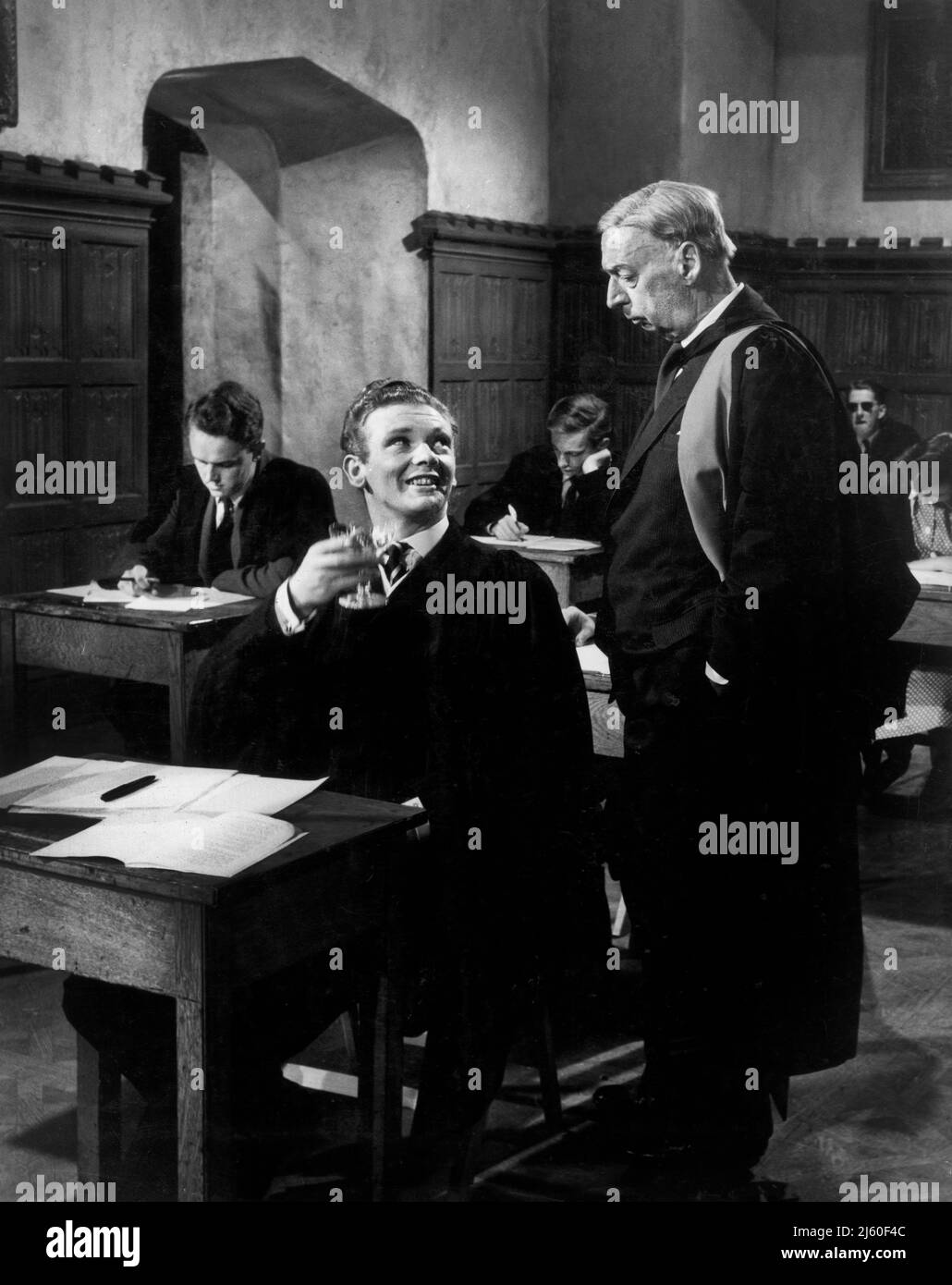 Peter Myers, Miles Malleson, in set del British Film, 'Bachelor of Hearts', foto di Albert Clarke, Rank Film Distributors, 1958 Foto Stock
