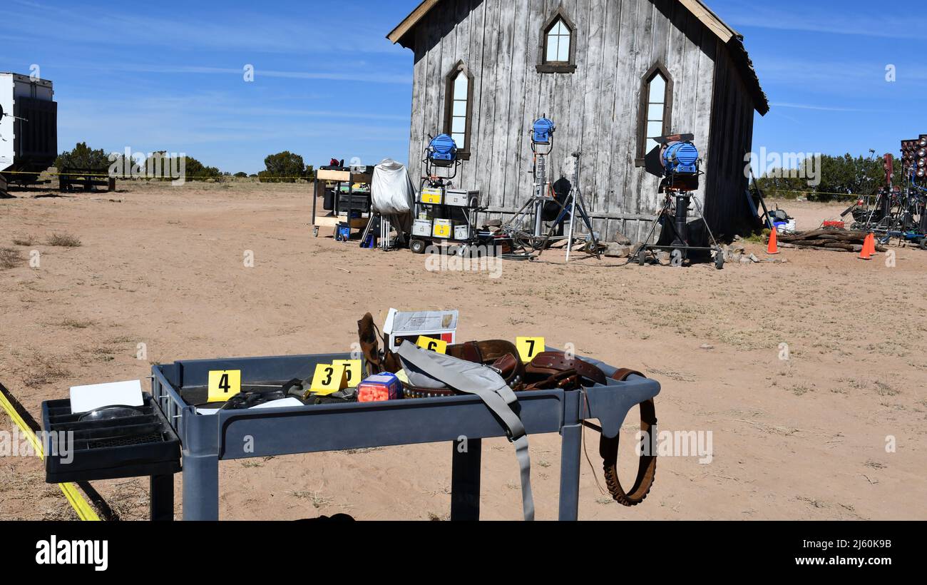 26 aprile 2022, Santa Fe, New Mexico, USA: L'ufficio dello sceriffo della contea di Santa Fe ha pubblicato foto dalla sua indagine sulla fatale ripresa del cineasta Halyna Hutchins sul set del film 'Rust'. Il produttore e attore Baldwin ha sparato la pistola prop che ha ucciso un membro dell'equipaggio e ferito un altro nel set del film 'Rust' in New Mexico, il Santa Fe County Sheriff's Office ha detto. Il regista della fotografia, Halyna Hutchins, 42 anni, è stato ucciso, e il regista Joel Souza, 48 anni, è stato ferito quando Baldwin, 63 anni, ha scaricato l'arma da fuoco di scena. (Credit Image: © Santa Fe County Sheriff's Offic Foto Stock