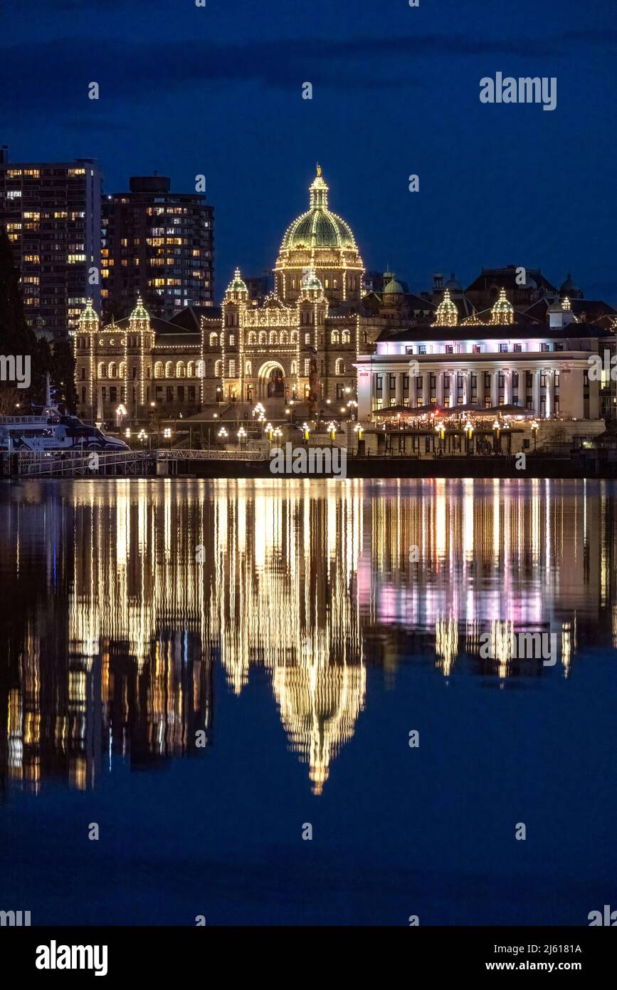 British Columbia Parlamento edifici di notte a Victoria, Vancouver Island, British Columbia, Canada Foto Stock