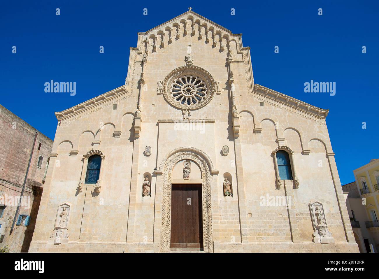 Facciata ovest della chiesa cattedrale di Matera. Il Duomo si trova nel quartiere Sasso Caveoso di Matera, Basilicata, Italia Meridionale, Foto Stock