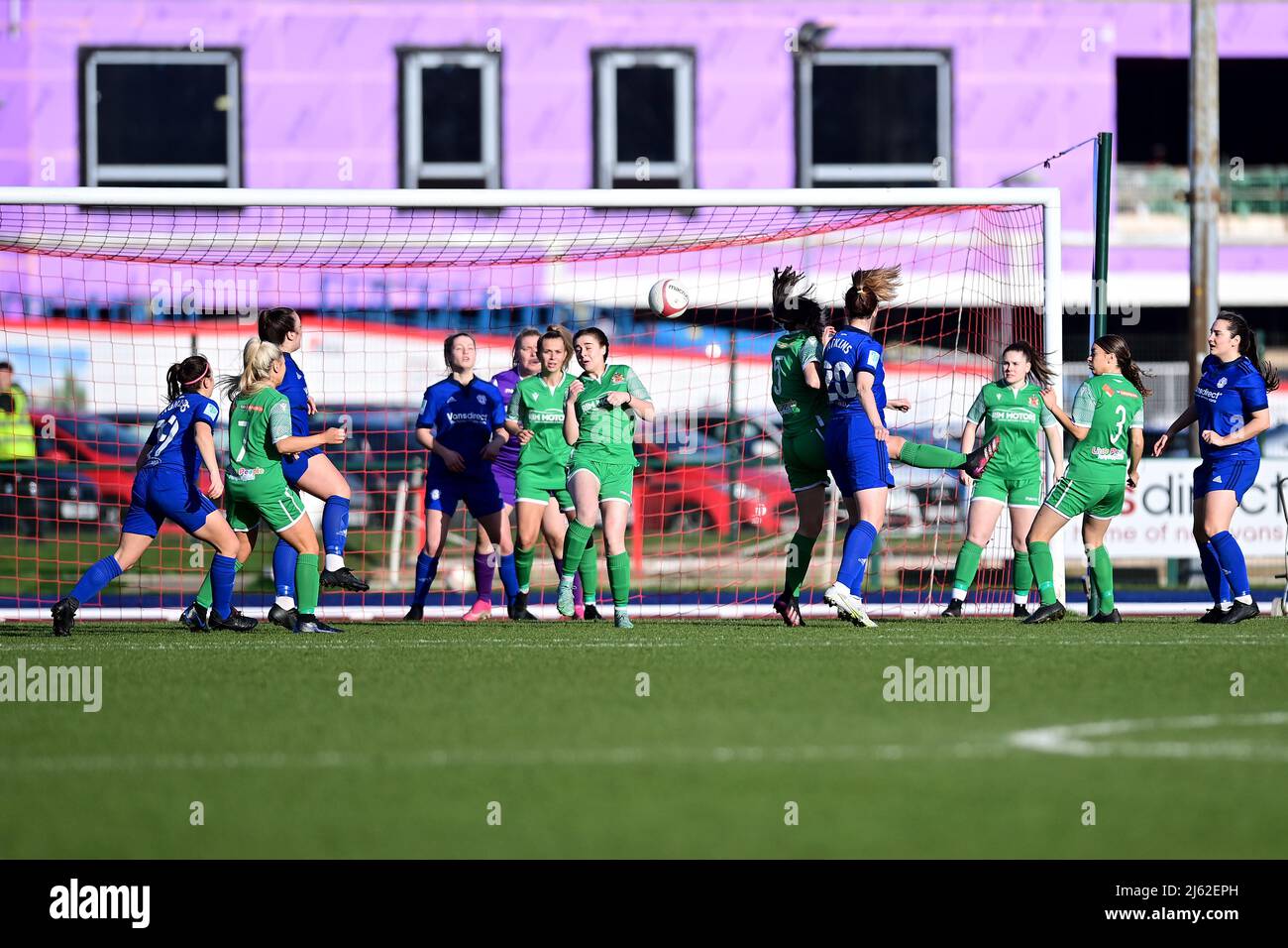 CARDIFF, GALLES - 30 GENNAIO 2022: Zoe Atkins di Cardiff City Women durante la tappa del Trofeo di Geno Adran tra Cardiff City Women e Barry Foto Stock