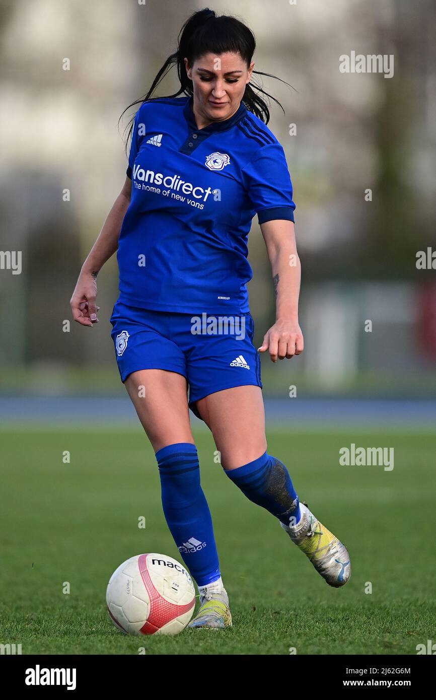 CARDIFF, GALLES - 30 GENNAIO 2022: Danielle Broadhurst of Cardiff City Women durante la tappa del Trofeo Geno Adran tra Cardiff City Women A. Foto Stock