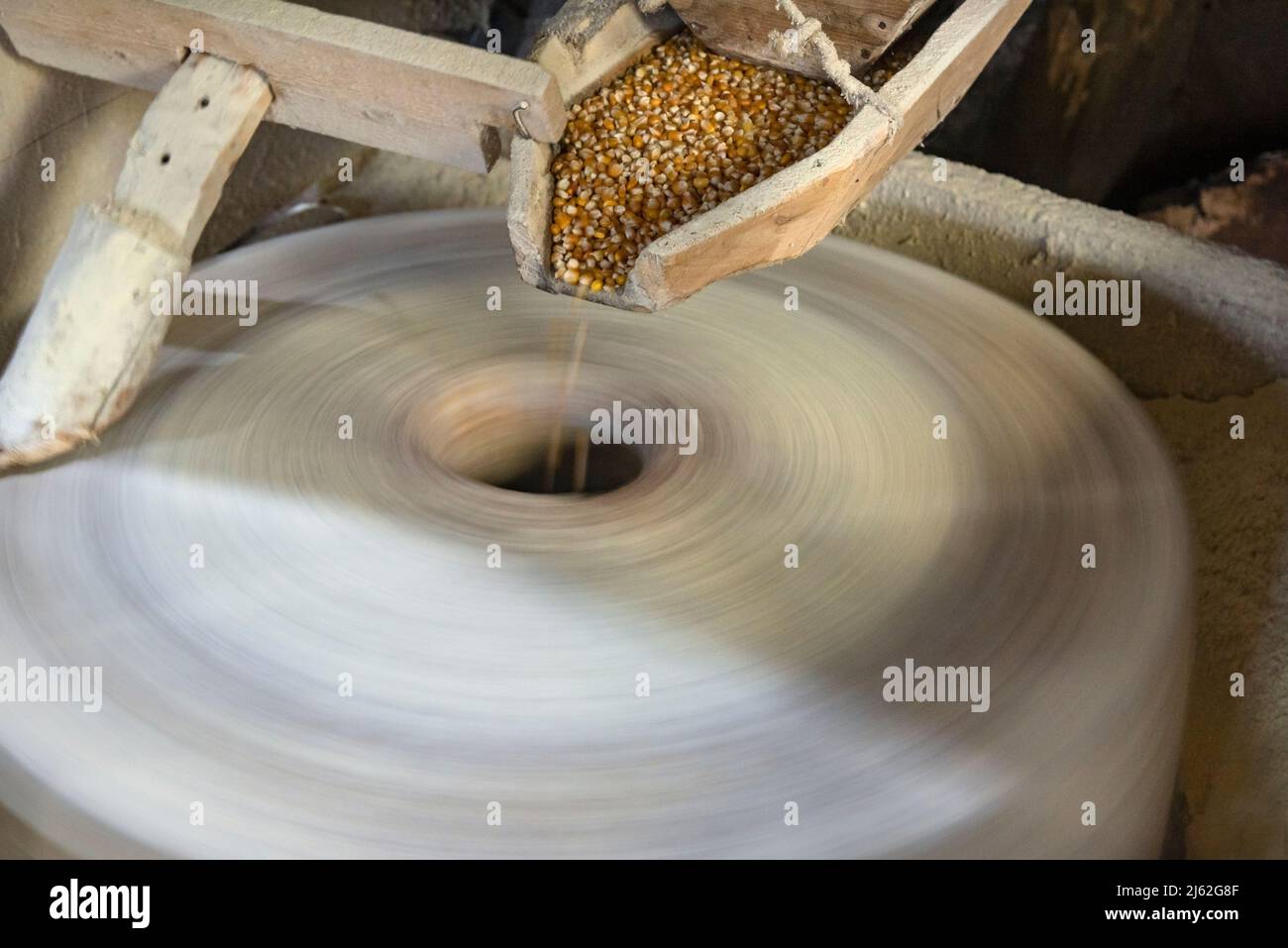 Un tradizionale mulino di mais in Anatolia. Ordu, Turley. Macinare il mais Foto Stock