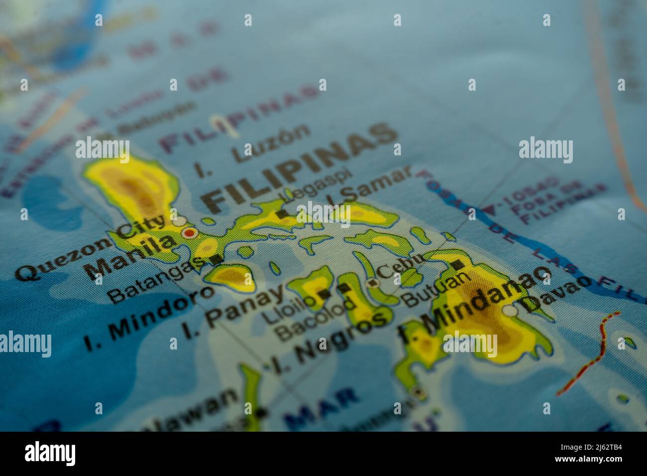 Primo piano mappa orografica delle isole Filippine nel Pacifico a est della penisola Indomalayana con riferimenti in spagnolo. Cartografia concettuale, t Foto Stock