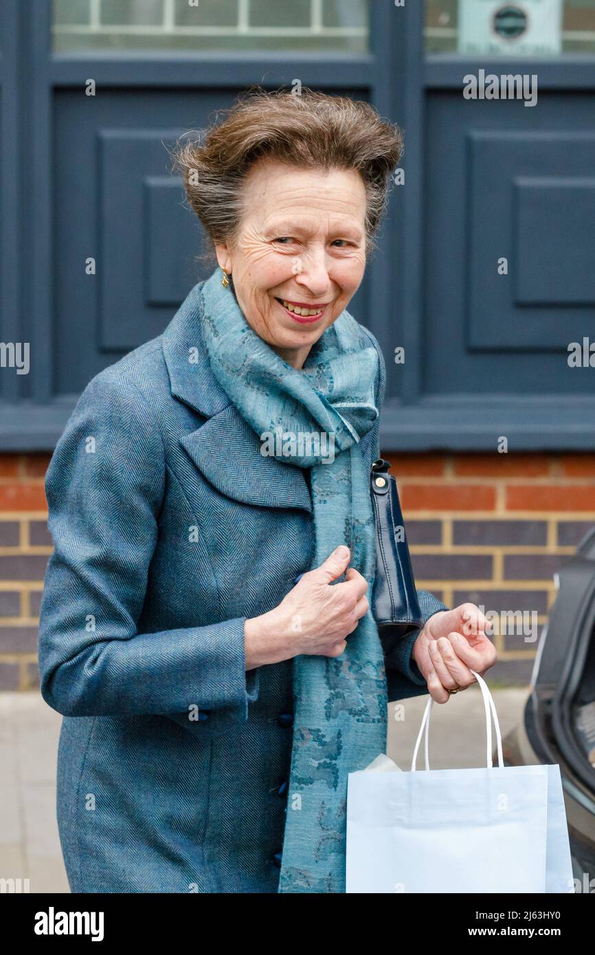 27th aprile 2022, Londra, Regno Unito. RH la Principessa reale, Patron, il Royal College of Midwives (RCM), e HRH la Duchessa di Cambridge, Patron, il Royal College of Obstetricians and Gynecologists (RCOG), lasciando la RCM e la sede centrale della RCOG a Londra. Amanda Rose/Alamy Live News Foto Stock