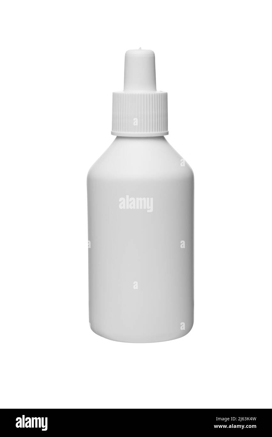 Bottiglia in plastica per perossido di idrogeno isolata su sfondo bianco con spazio di copia, contenitore o provetta per liquido medicinale Foto Stock