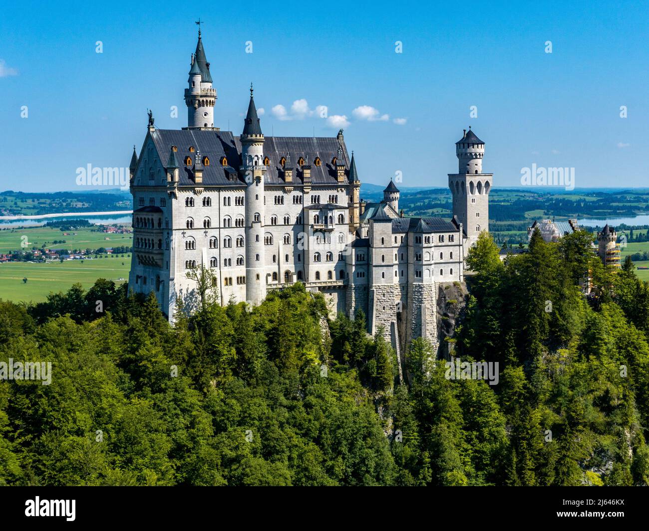 Il castello Neuschwanstein in Füssen germania di giorno quando il sole splende Foto Stock