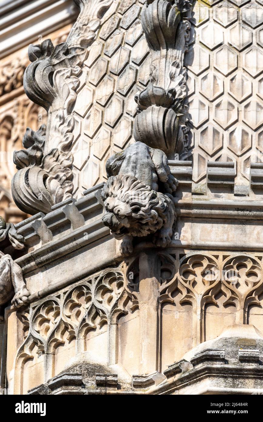 Gargoyle, dettaglio animale su Westminster Abbey. Chiesa abbaziale gotica nella città di Westminster, Londra, Regno Unito. Henry VII Chapel estremità est dell'Abbazia Foto Stock