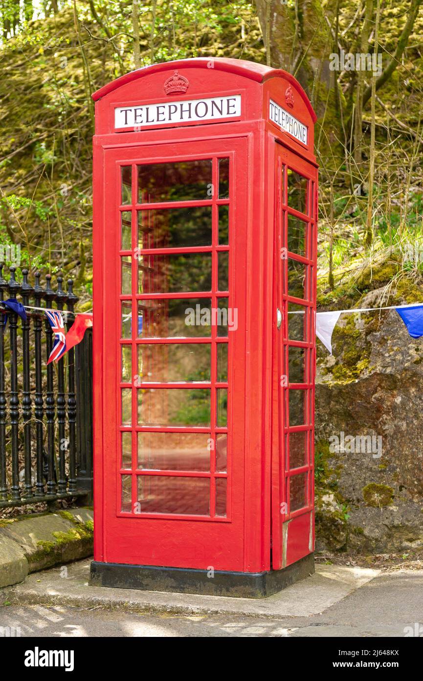 Scatola del telefono rossa classica britannica Foto Stock