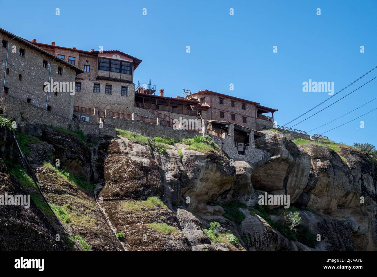 Paesaggio dei monasteri greco-ortodossi sulla cima di rocce ripide Foto Stock