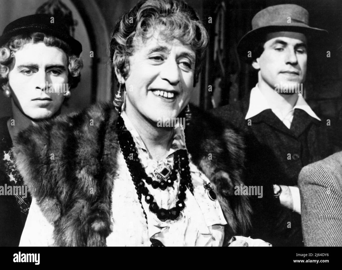 ALASTAIR SIM, OMICIDIO BLU A ST. TRINIAN'S, 1957 Foto Stock