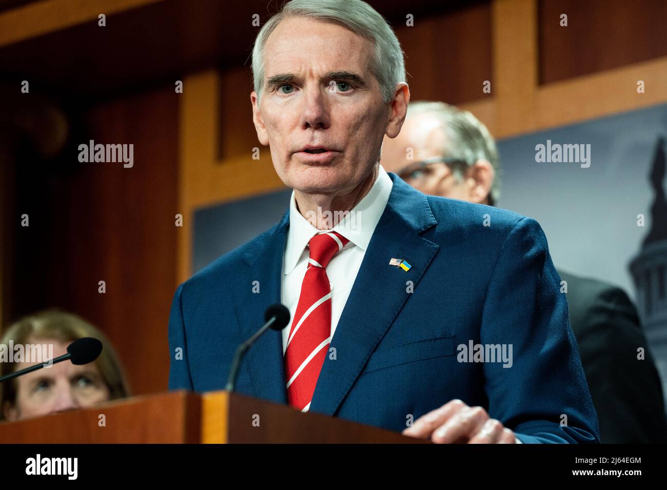 Washington, Stati Uniti. 27th Apr 2022. Il senatore statunitense Rob Portman (R-OH) parla a una conferenza stampa sul titolo 42 e sul confine meridionale. Credit: SOPA Images Limited/Alamy Live News Foto Stock