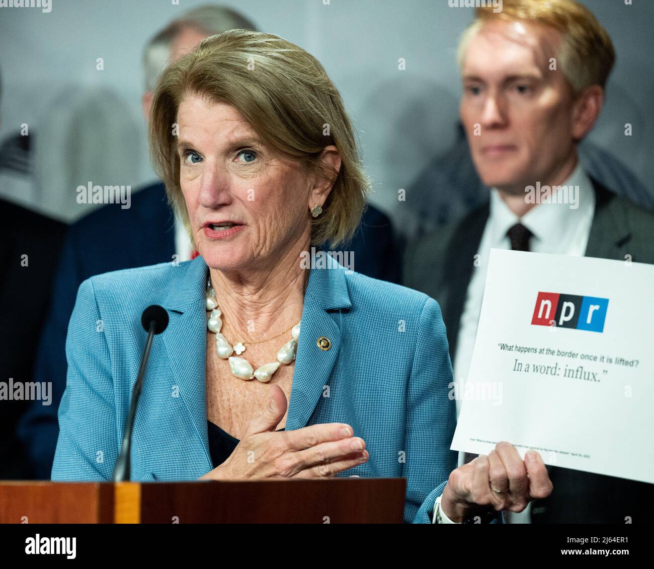 Washington, Stati Uniti. 27th Apr 2022. Il senatore Shelley Moore Capito (R-WV) parla a una conferenza stampa sul titolo 42 e il confine meridionale. Credit: SOPA Images Limited/Alamy Live News Foto Stock