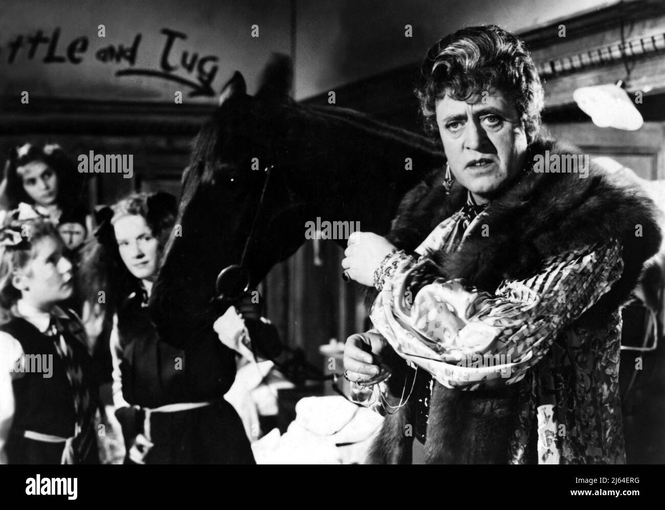 HORSE, SIM, LE BELLES DI ST. TRINIAN'S, 1954 Foto Stock