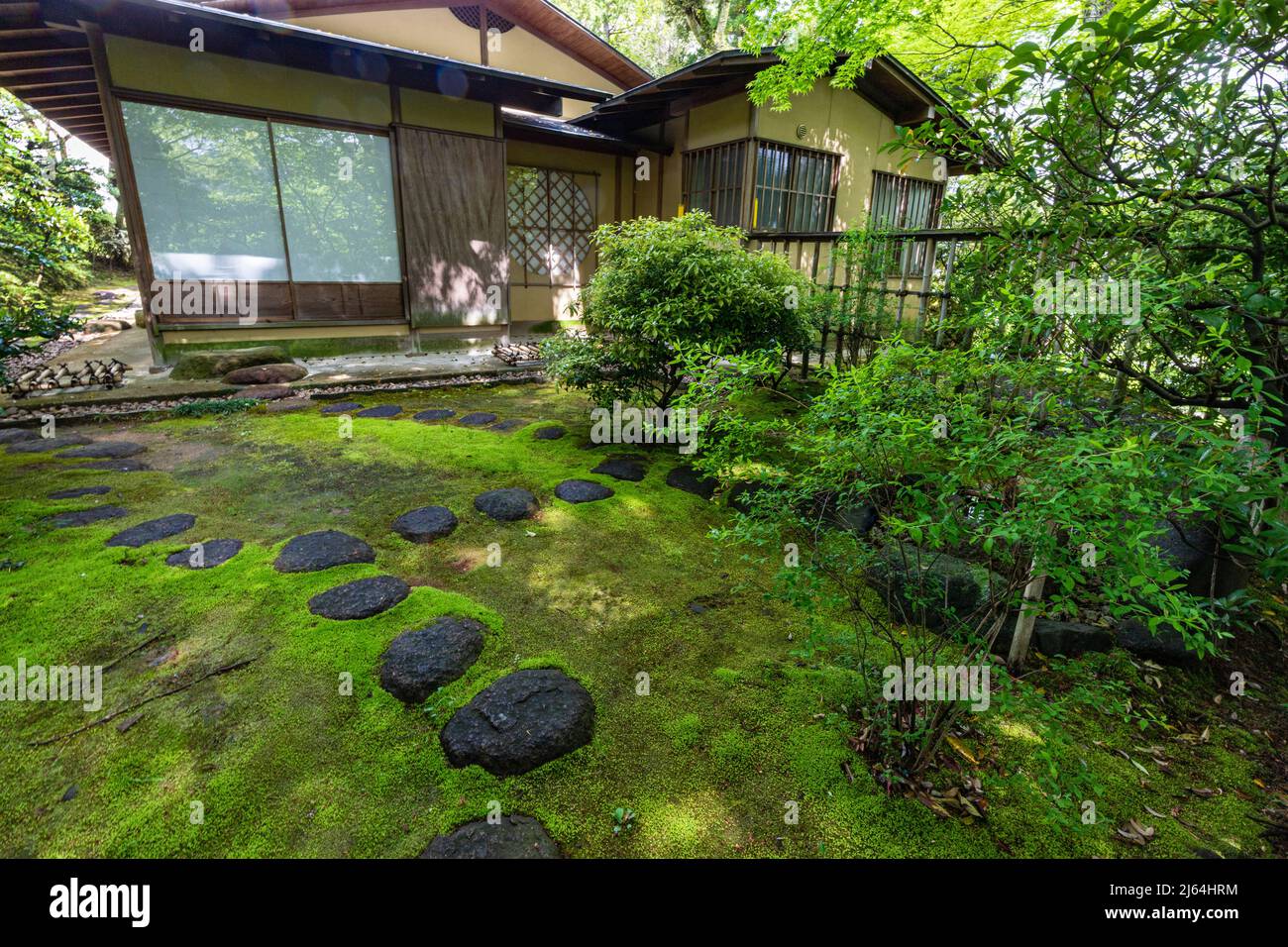 Westin Kyoto Garden - il Giardino Aoiden e il Giardino Kasuien sono stati creati dalla generazione 7th di Ogawa Jihei Ueji e suo figlio - 8th generazione - Oga Foto Stock