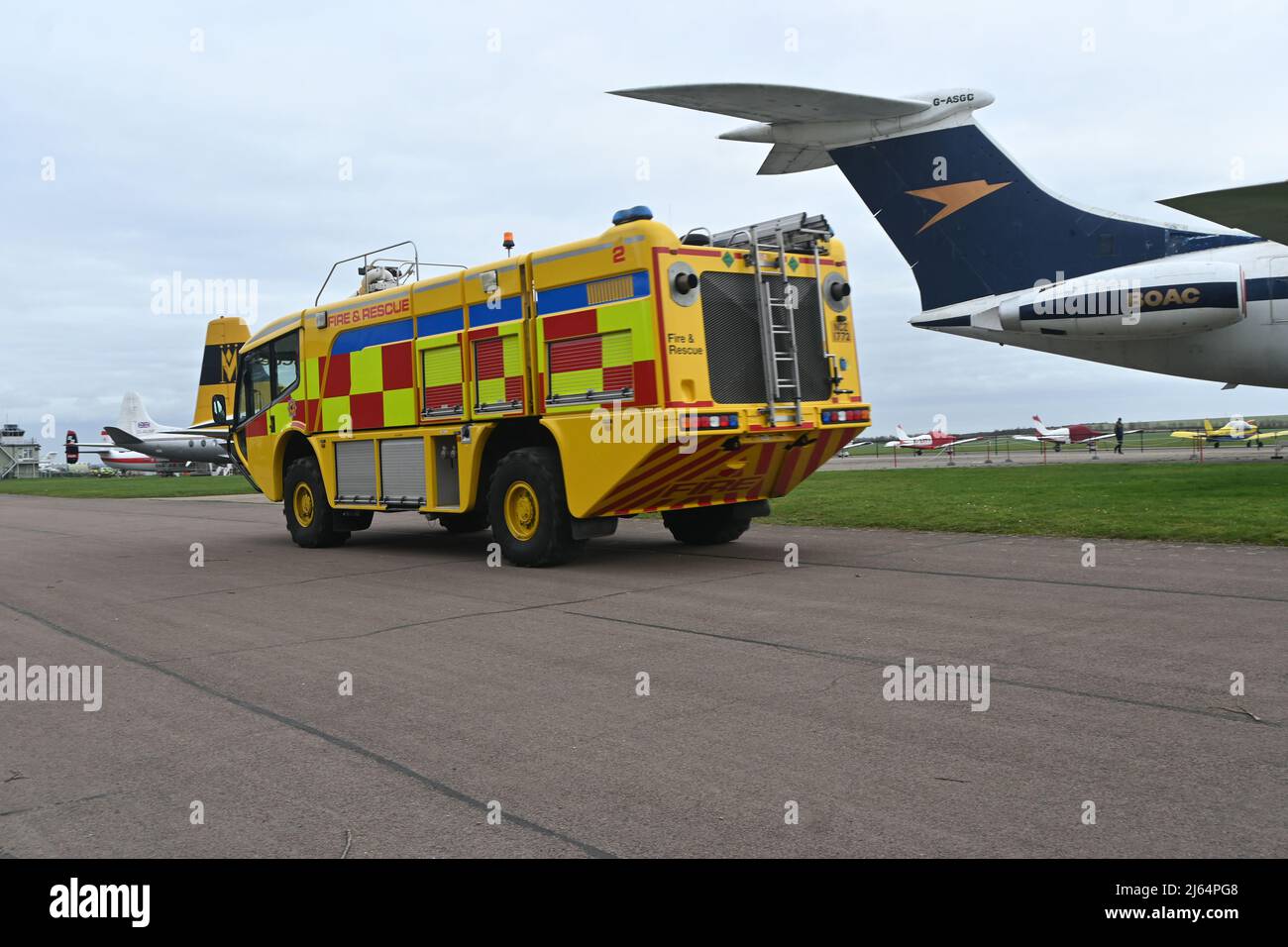 Aeroporto Fire & Rescue Truck presso l'Imperial War Museum Airfield di Duxford, Cambridgeshire Foto Stock
